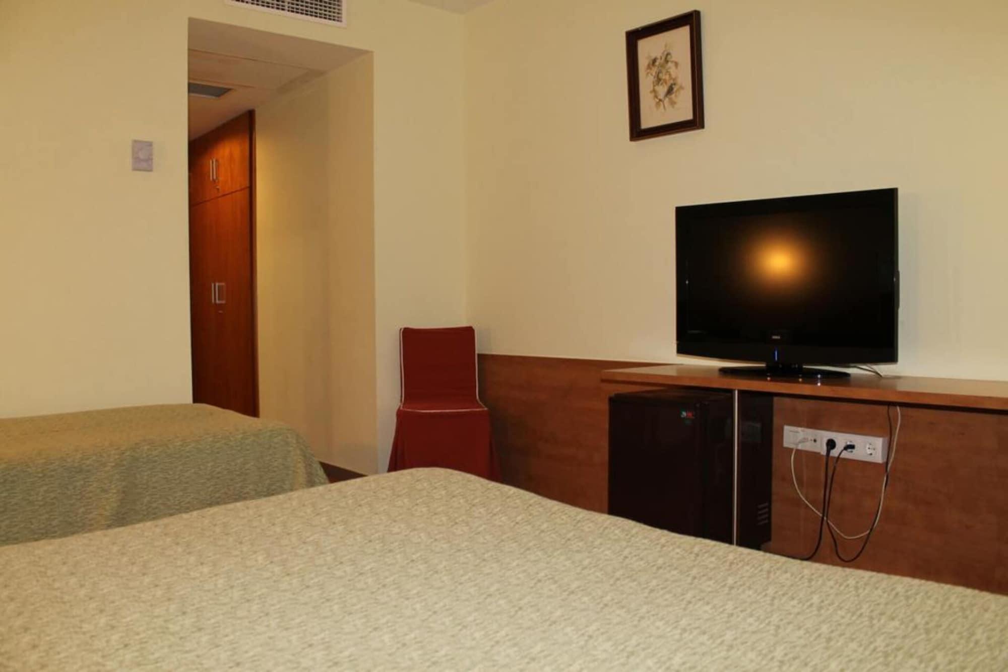 Hotel Flora Parc Castelldefels Εξωτερικό φωτογραφία