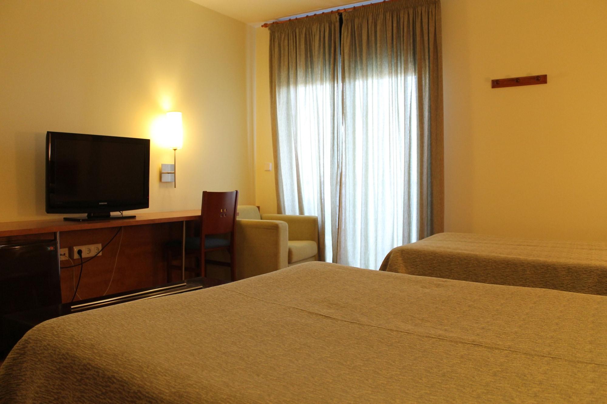 Hotel Flora Parc Castelldefels Εξωτερικό φωτογραφία