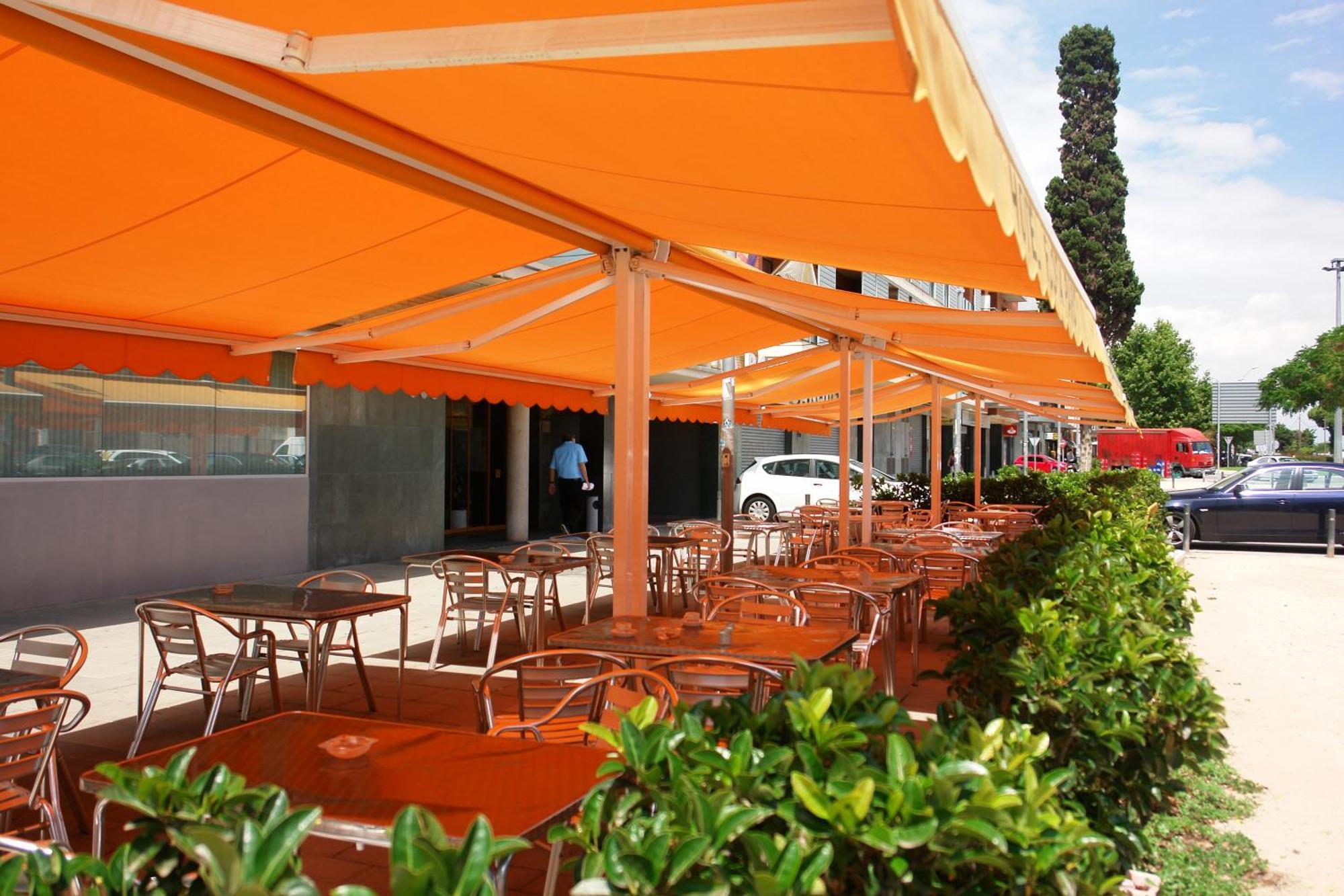 Hotel Flora Parc Castelldefels Εξωτερικό φωτογραφία