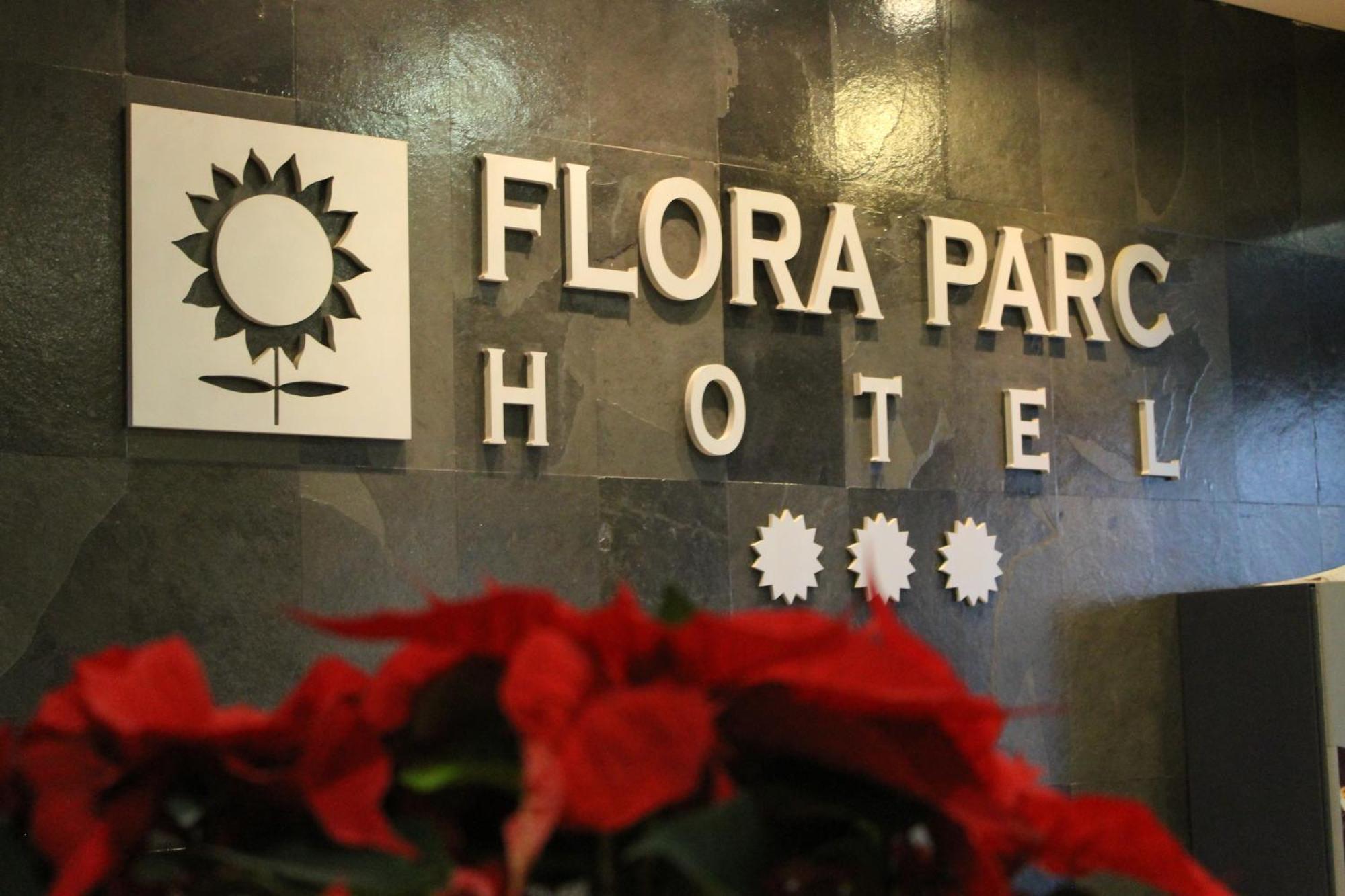 Hotel Flora Parc Castelldefels Εξωτερικό φωτογραφία