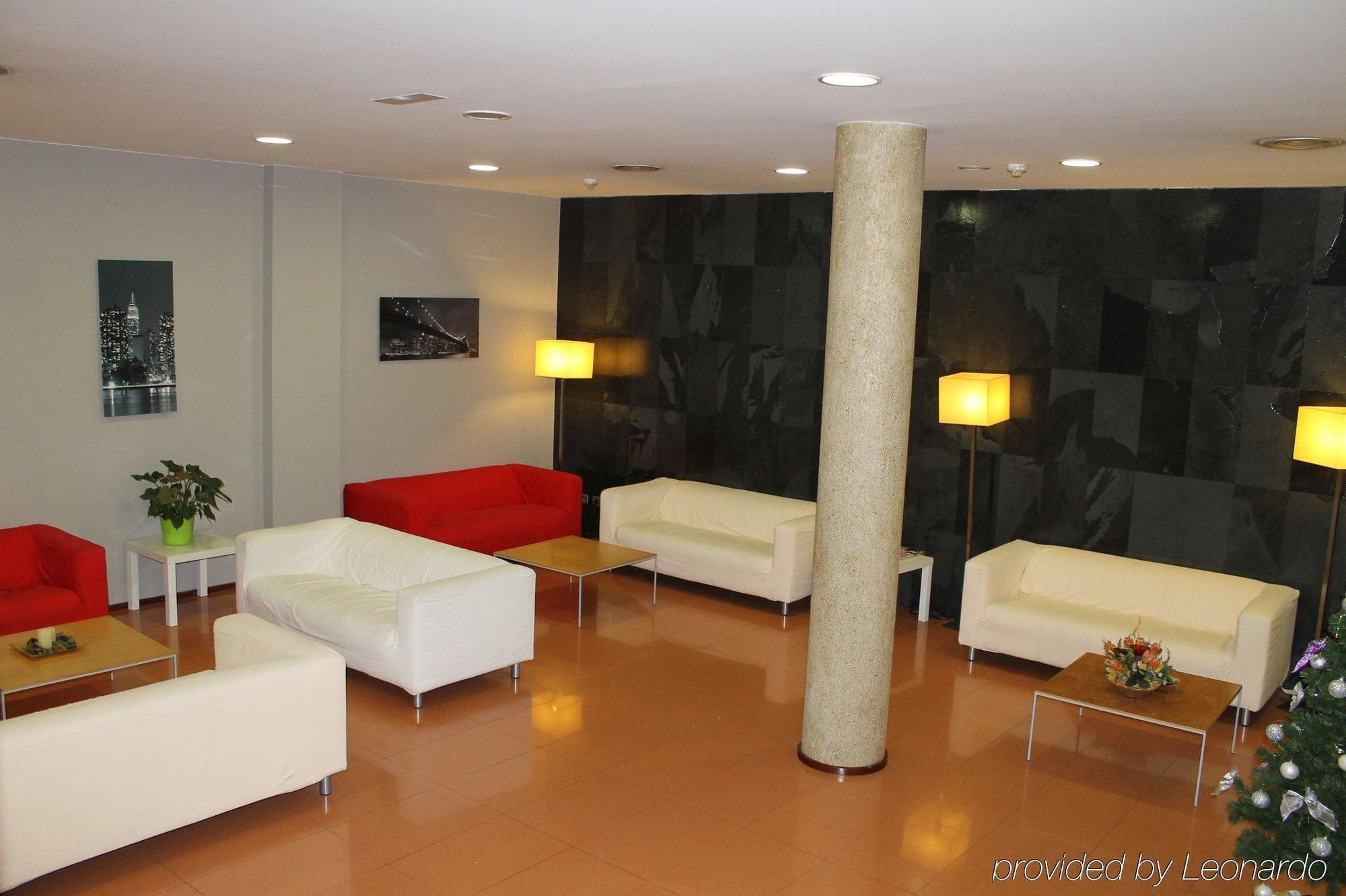 Hotel Flora Parc Castelldefels Εξωτερικό φωτογραφία