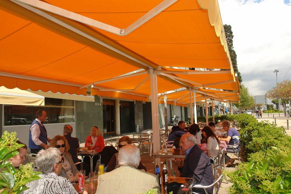 Hotel Flora Parc Castelldefels Εξωτερικό φωτογραφία