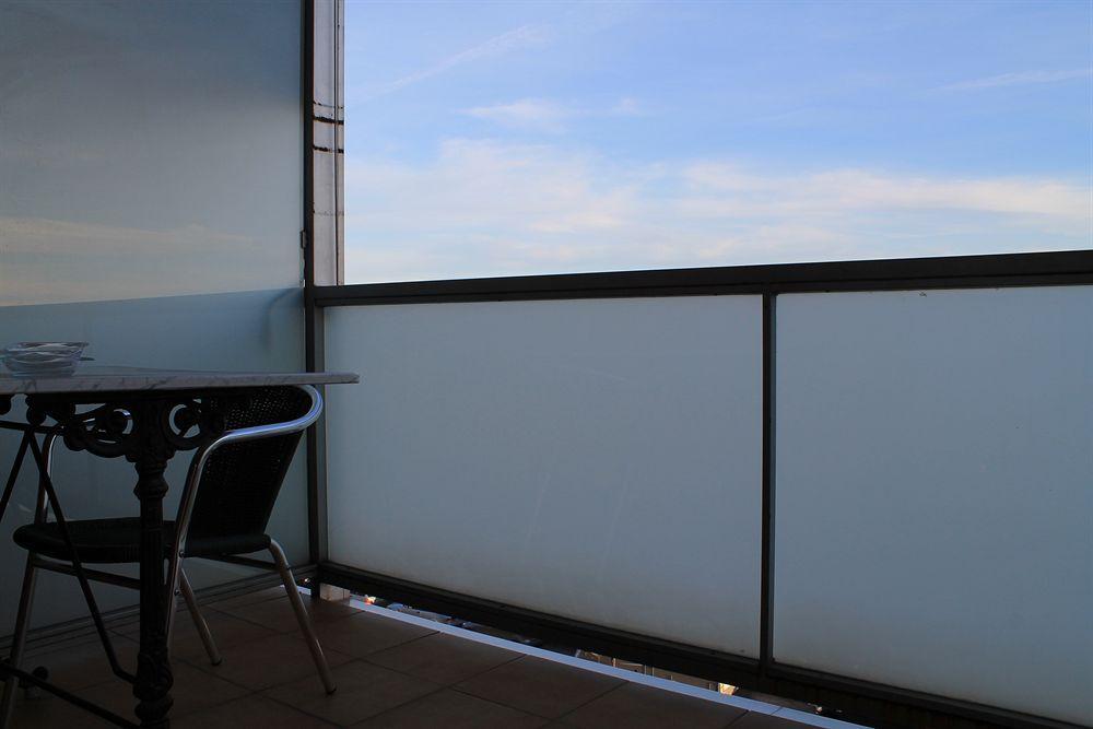Hotel Flora Parc Castelldefels Εξωτερικό φωτογραφία