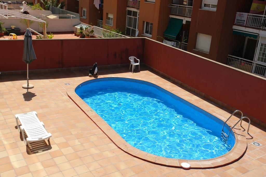 Hotel Flora Parc Castelldefels Εξωτερικό φωτογραφία