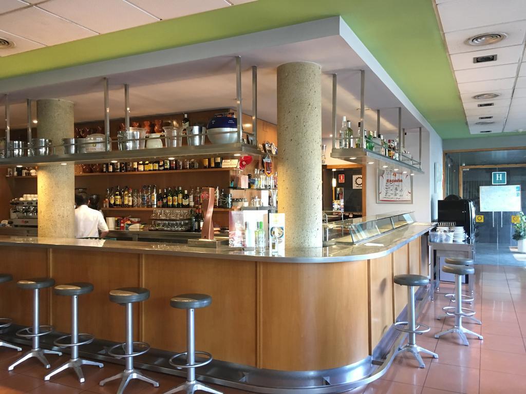 Hotel Flora Parc Castelldefels Εξωτερικό φωτογραφία