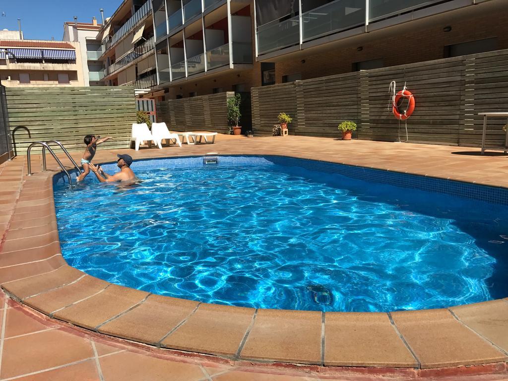 Hotel Flora Parc Castelldefels Εξωτερικό φωτογραφία