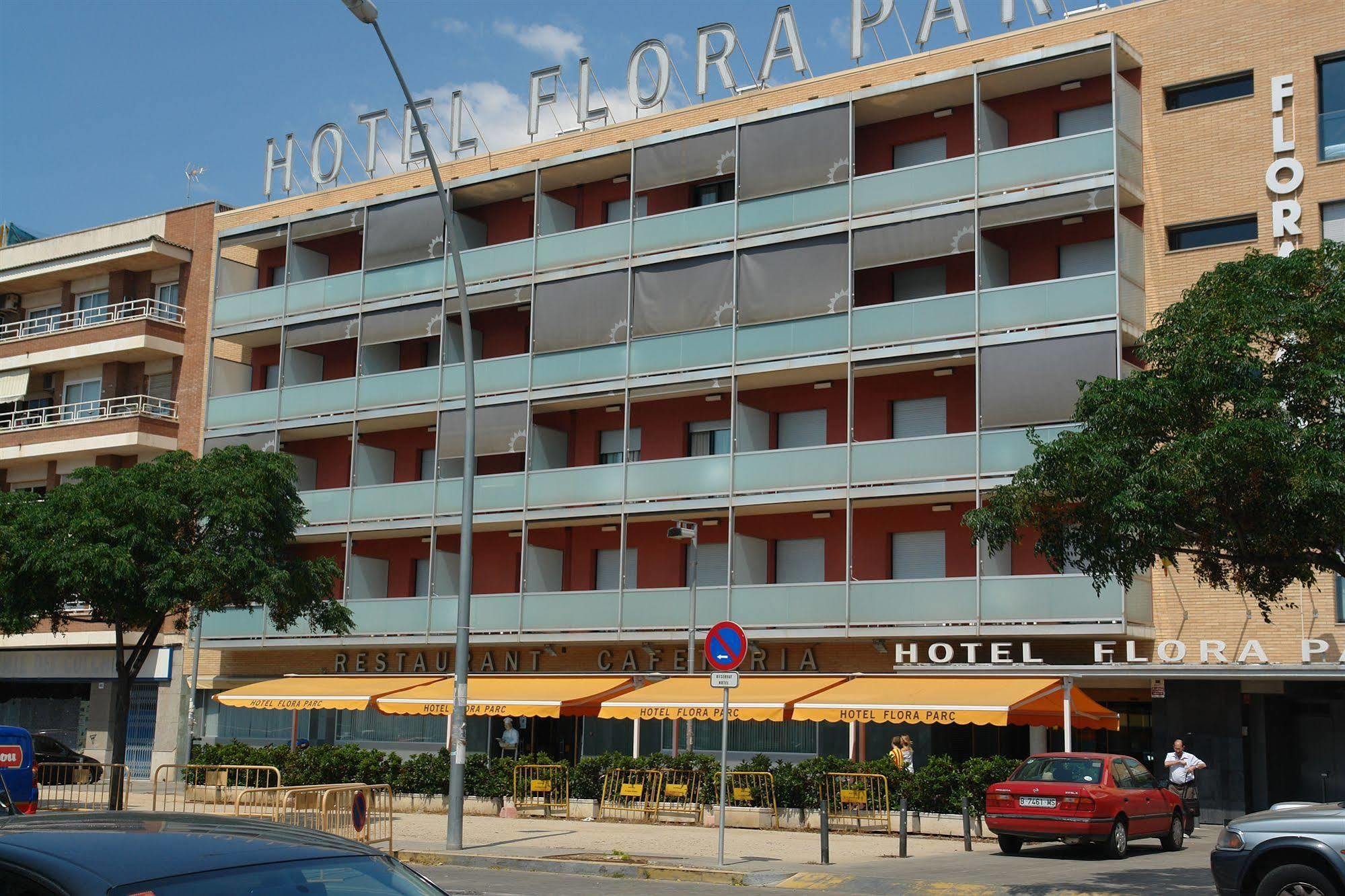 Hotel Flora Parc Castelldefels Εξωτερικό φωτογραφία